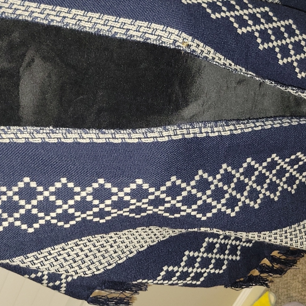 Vest - Picture 3 of 4